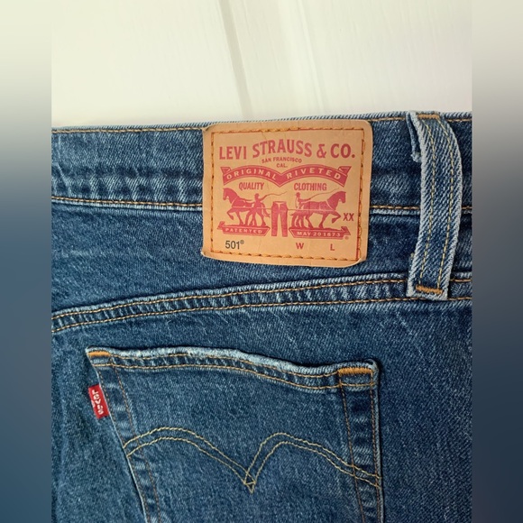 Levi’s 501 Original High Rise Dark Jean Shorts Cut Off Salsa Mood - Size 34 - Picture 8 of 15